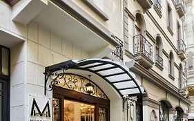 Mirrors Hotel